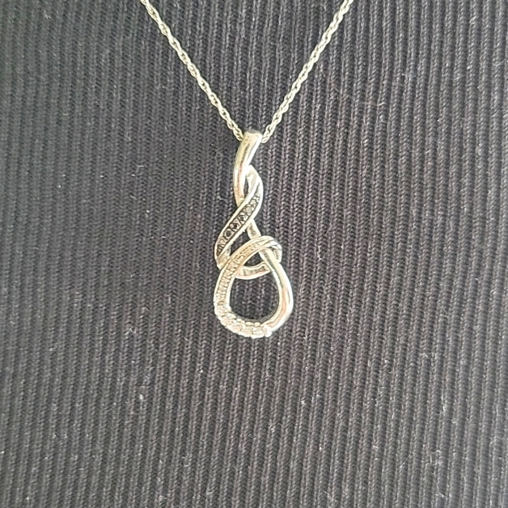 Silver Pendant Necklace